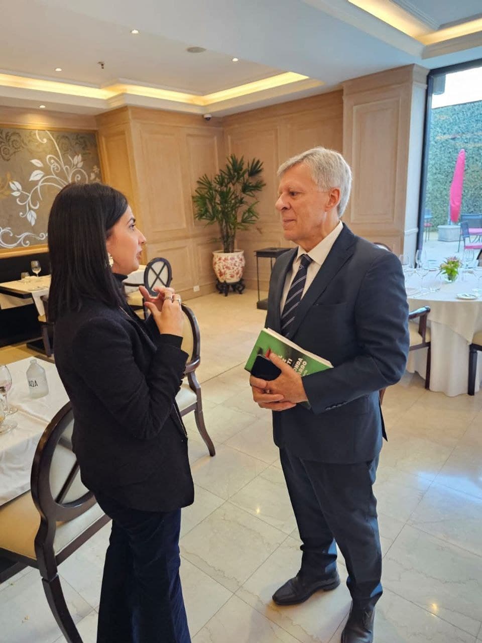 Profesionales en consulta